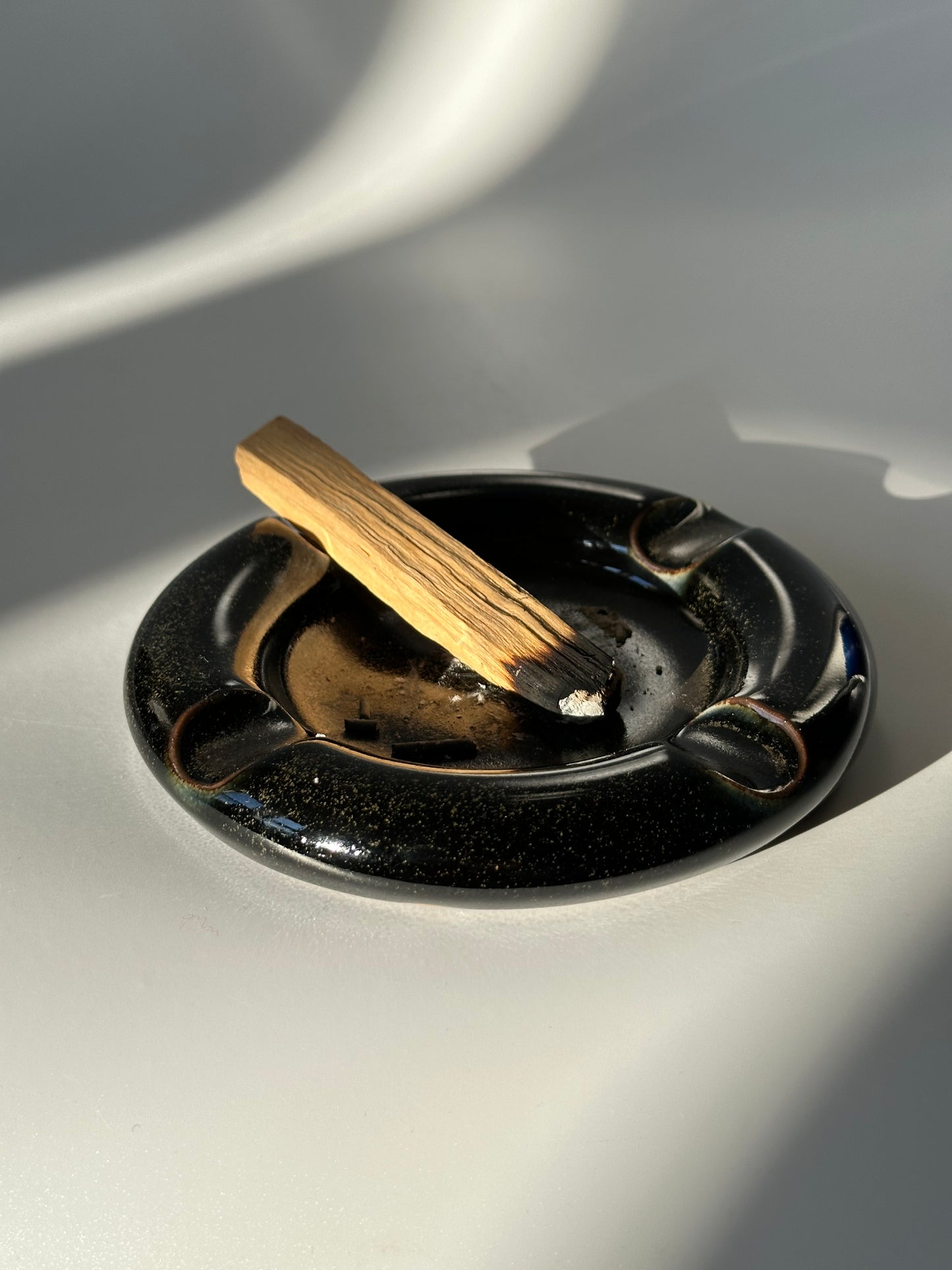 bubble incense ashtray